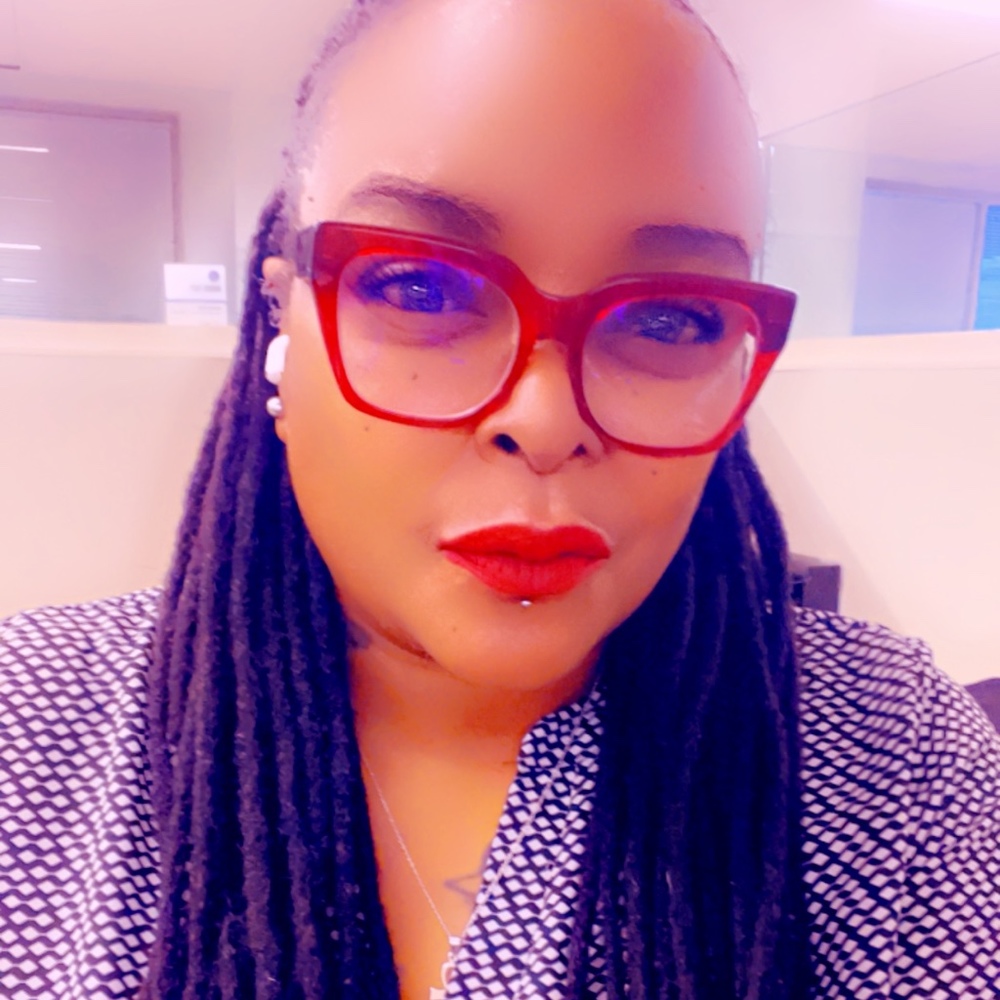 Meet your Posher, Jacquelynne